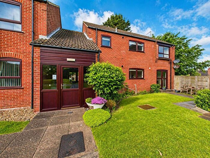 2 Bedroom Apartment For Sale In Warnes Close, Cromer, NR27
