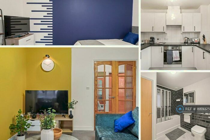 2 Bedroom Flat To Rent In Centurion Court, London, SE18