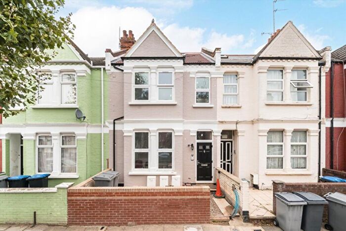 1 Bedroom Flat To Rent In Larch Road, Cricklewood, NW2