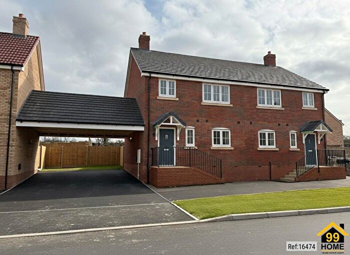 3 Bedroom Semi Detached House To Rent In Warwick Drive, Washingborough, Lincolnshire, LN4