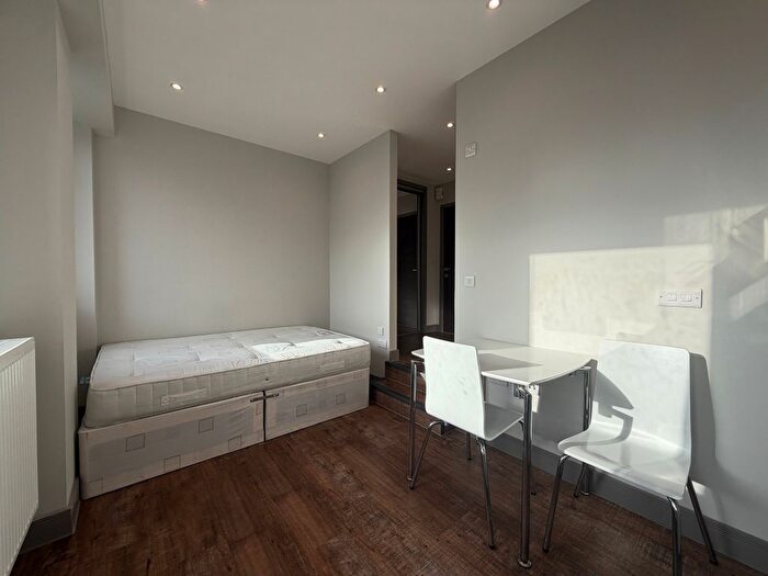 Studio To Rent In Week Street, Maidstone, ME14