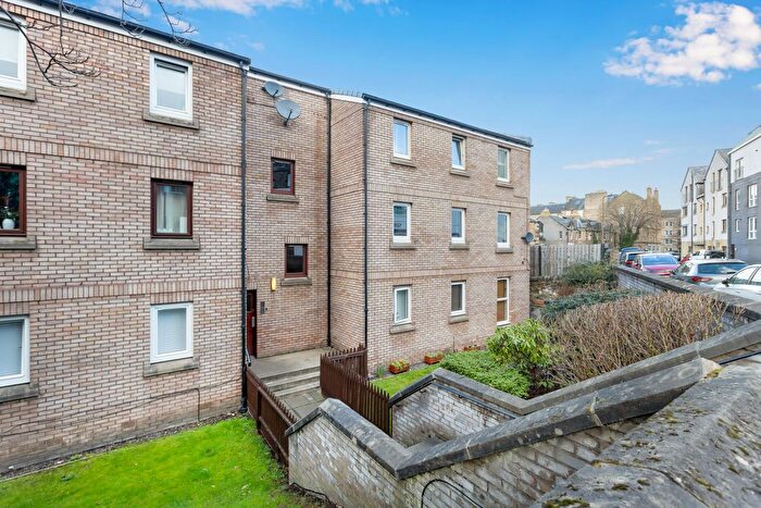 3 Bedroom Flat For Sale In / Arthur Street, Leith, Edinburgh, EH6