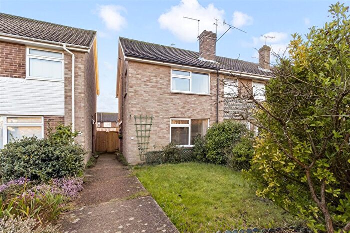 3 Bedroom End Terrace House For Sale In Somerset Close, Worthing, BN13