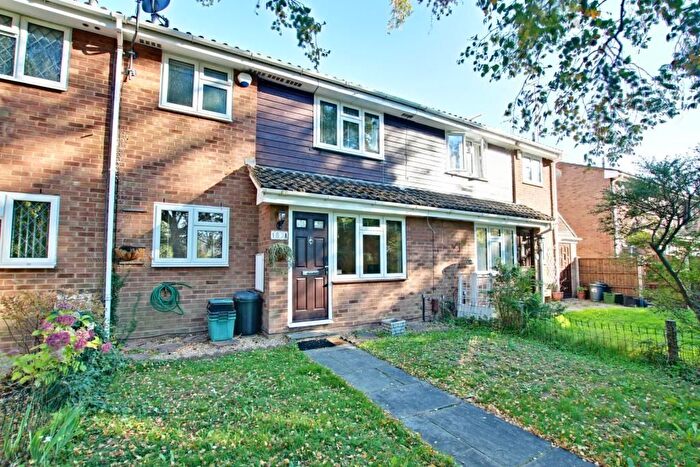 1 Bedroom Terraced House To Rent In High Street, St. Mary Cray, Orpington, Kent, BR5