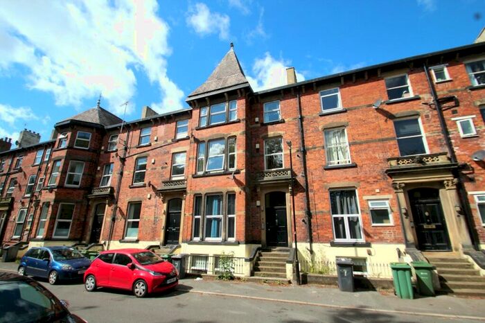 3 Bedroom Flat To Rent In Westfield Terrace, Leeds, West Yorkshire, Uk, LS7