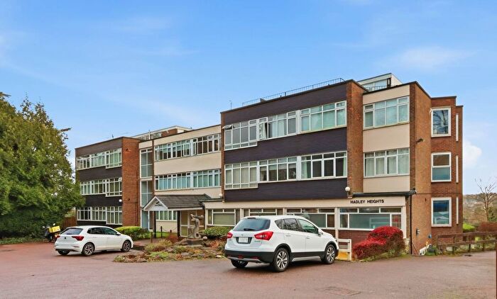 3 Bedroom Flat For Sale In Hadley Heights, Hadley Road, EN5