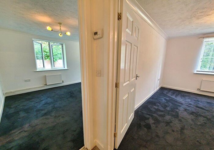 1 Bedroom Flat For Sale In Hawkers Close, Totton, Southampton, SO40
