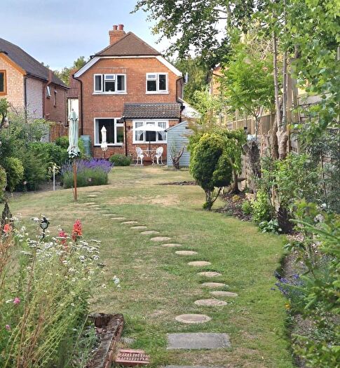 3 Bedroom Detached House For Sale In Batchelors Barn Road, Andover, SP10