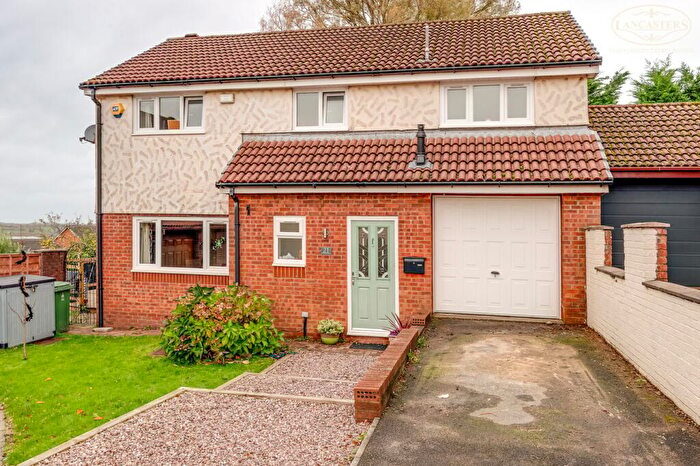 4 Bedroom Detached House For Sale In Lower Makinson Fold, Horwich, Bolton, BL6