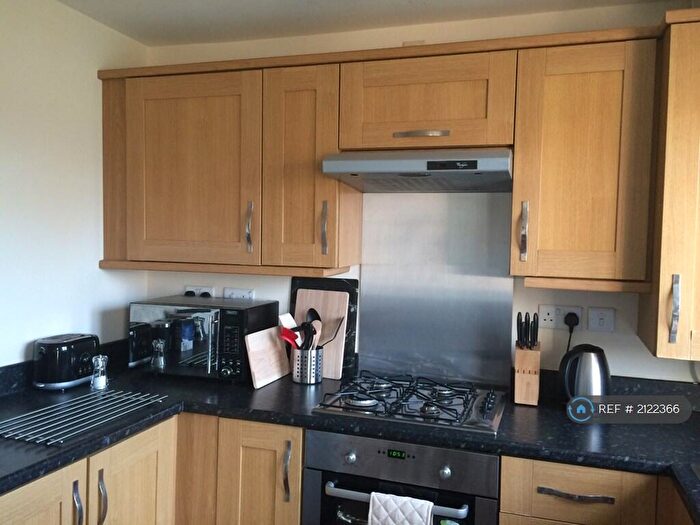 3 Bedroom Terraced House To Rent In Newhouse Drive, Glasgow, G42