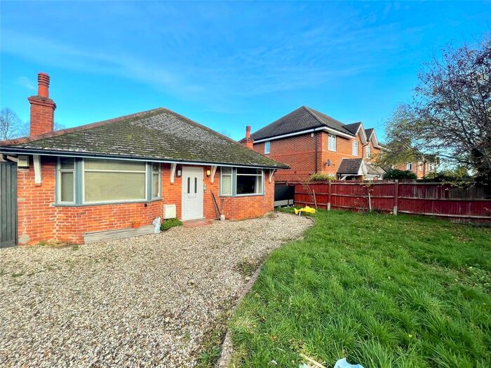 2 Bedroom Bungalow To Rent In Armour Hill, Tilehurst, Reading, Berkshire, RG31