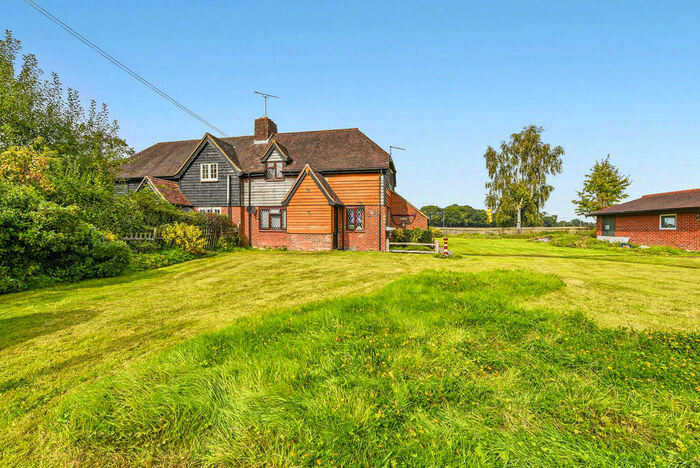 3 Bedroom Semi-Detached House For Sale In Hurst, Petersfield, West Sussex, GU31