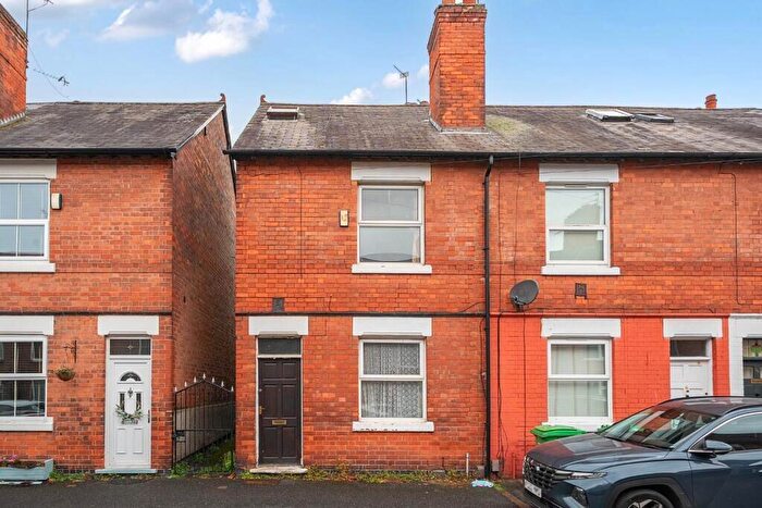 4 Bedroom End Of Terrace House For Sale In Woolmer Road, Nottingham, Nottinghamshire, NG2