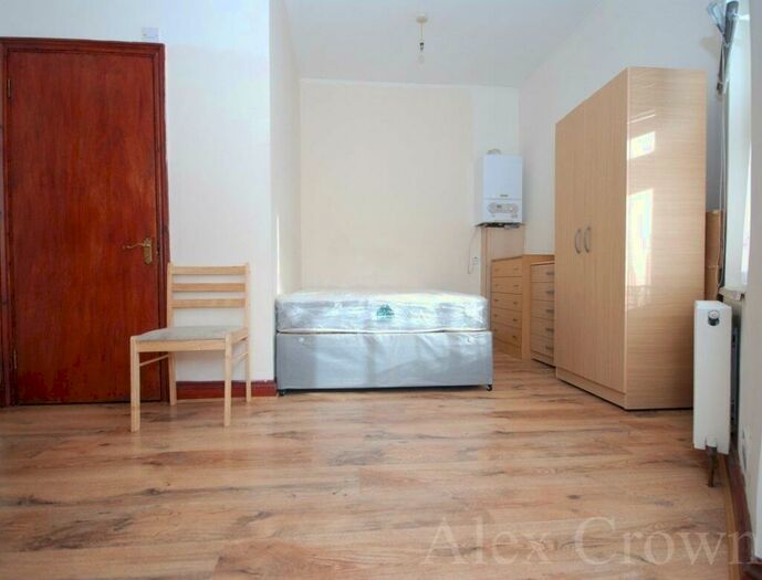 Studio To Rent In West Green Road, Harringay, N15