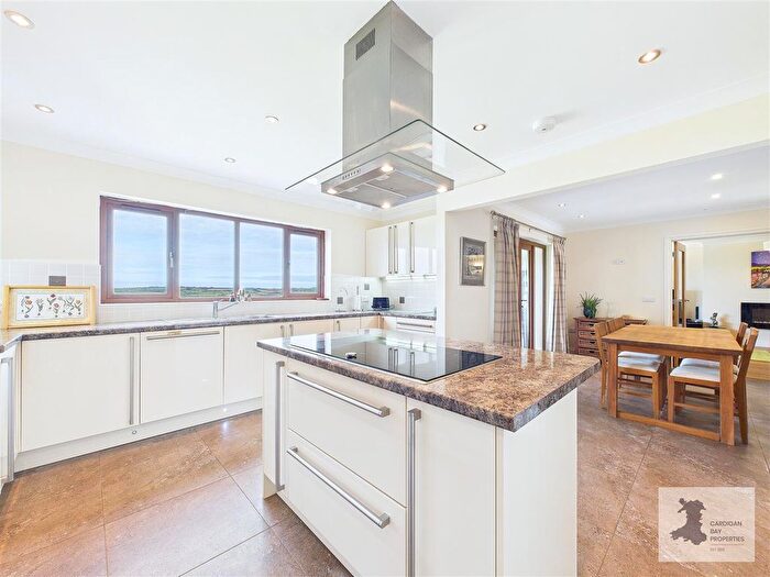 4 Bedroom Detached House For Sale In Cae Pensarn, Llanllwni, Pencader, SA39