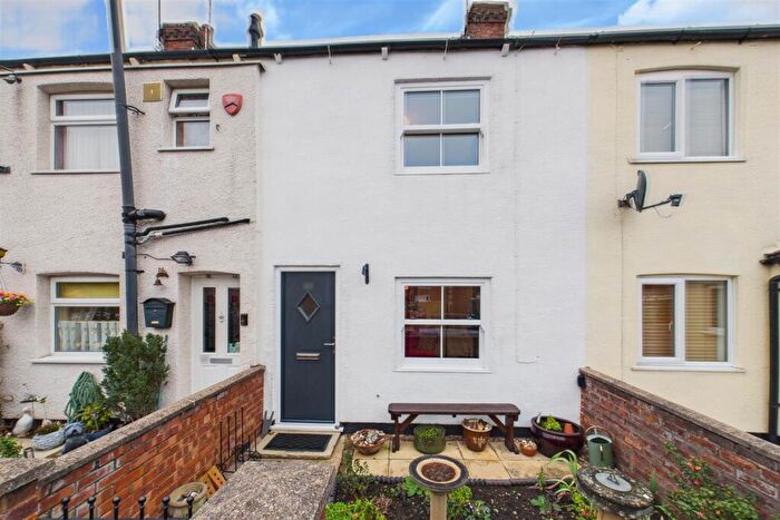 2 Bedroom Terraced House For Sale In Side Row, Newark, NG24