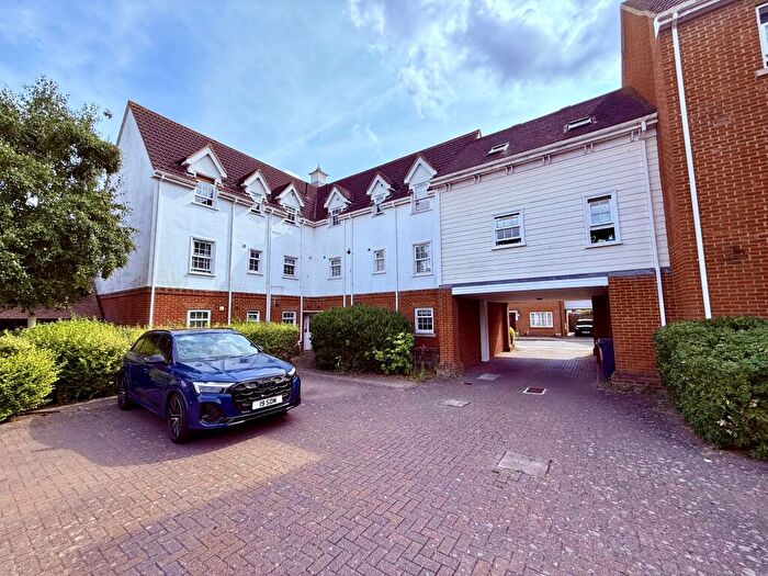 2 Bedroom Apartment To Rent In Burnell Gate, Chelmsford, CM1