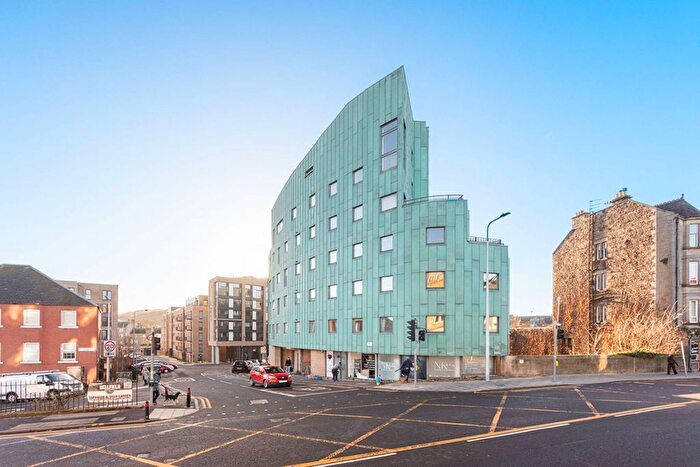 3 Bedroom Flat For Sale In Abbey Lane, Abbeyhill, Edinburgh, EH8