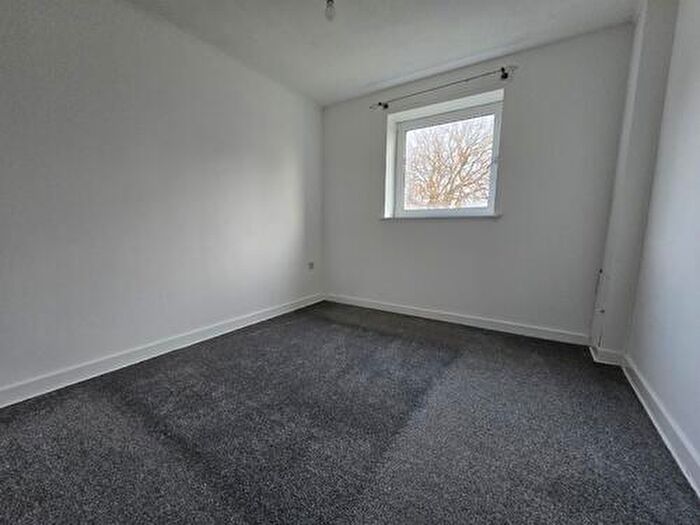 2 Bedroom Flat To Rent In Deveron Crescent, Dundee, DD2