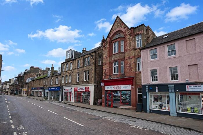 1 Bedroom Flat To Rent In First Floor Flat, High Street, Dalkeith, EH22
