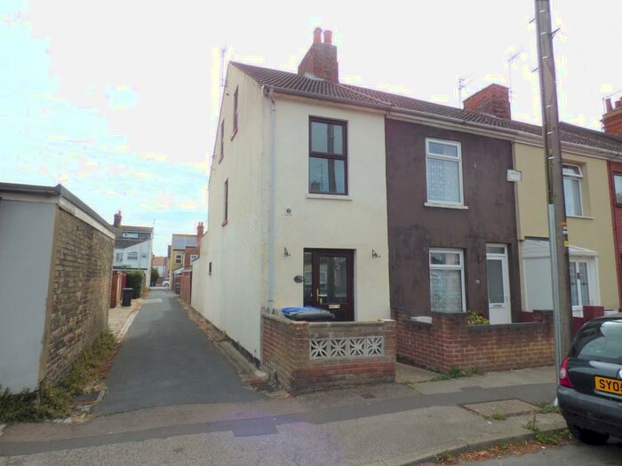 4 Bedroom End Of Terrace House To Rent In Ipswich Road, Lowestoft, NR32