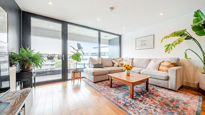 3 Bedroom Flat For Sale In Lambarde Square, Greenwich, SE10