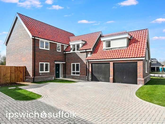 4 Bedroom Detached House For Sale In Spalding Way, Chelmondiston, IP9