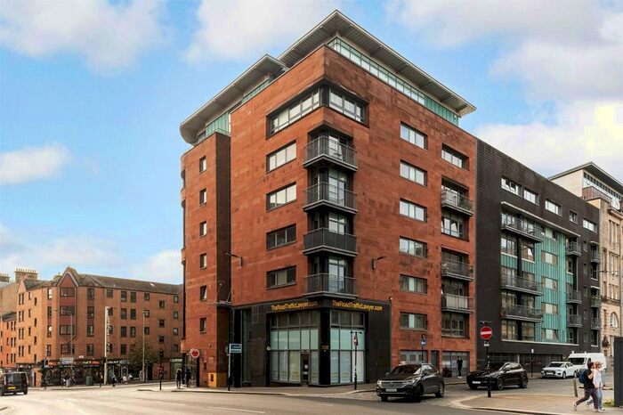 2 Bedroom Flat To Rent In High Street, Merchant City, G1