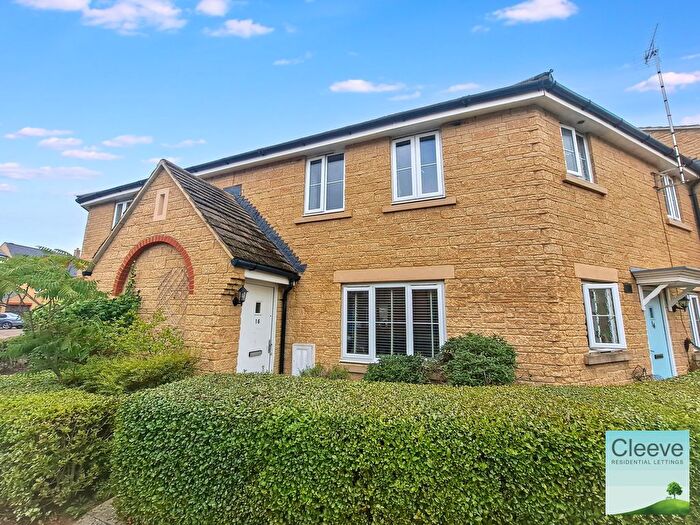 2 Bedroom Maisonette To Rent In West Way, Bishops Cleeve, Cheltenham, GL52