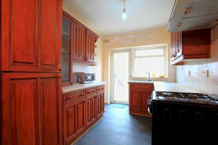 4 Bedroom Terraced House To Rent In Standard Road, Hounslow, TW4
