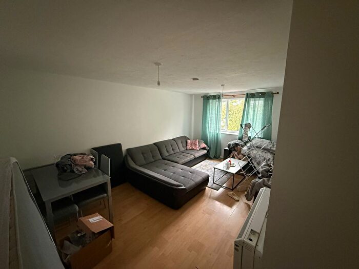 2 Bedroom Flat To Rent In Bedroom Flat – Greenslade Road, Barking, Essex, IG11