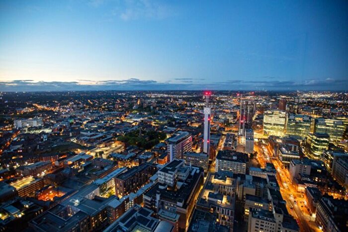 3 Bedroom Apartment To Rent In The Octagon, Birmingham, B3