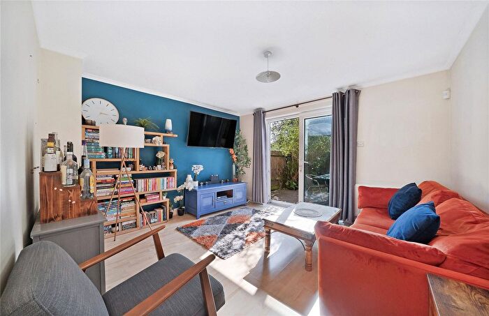 2 Bedroom Flat For Sale In Exeter Road, Walthamstow, London, E17