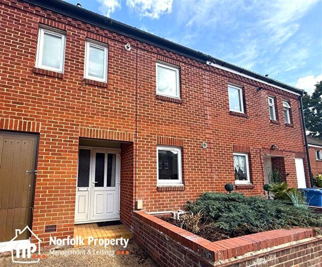 3 Bedroom Terraced House To Rent In Donchurch Close, NR5