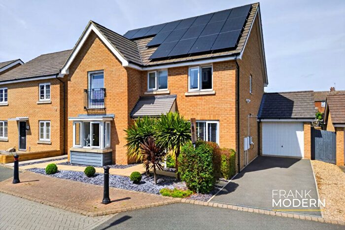5 Bedroom Detached House For Sale In Lares Avenue, Peterborough, PE2