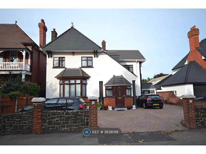 4 Bedroom Detached House To Rent In Aldersbrook Road, London, E12
