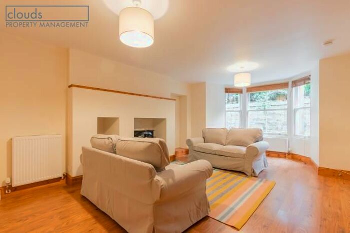 2 Bedroom Flat To Rent In Lauriston Gardens, Edinburgh, EH3