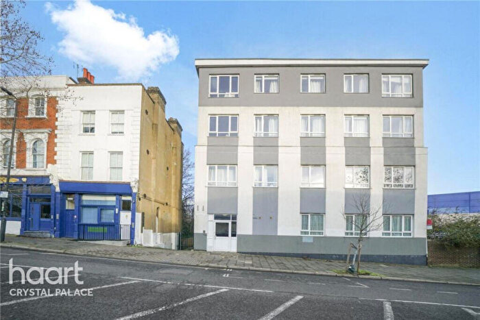 2 Bedroom Flat For Sale In Anerley Station Road, London, SE20