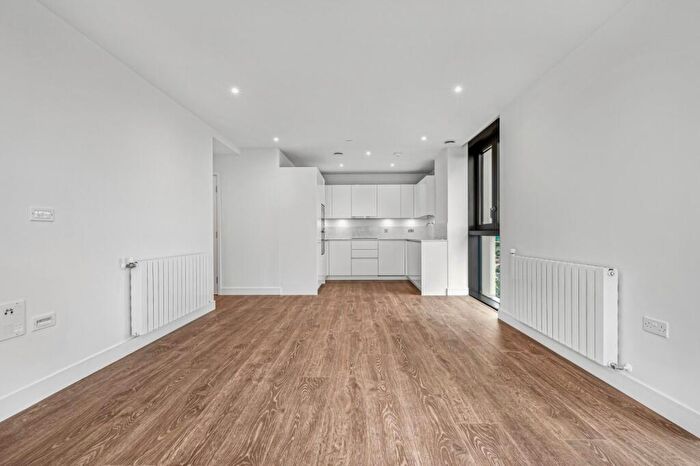 2 Bedroom Property To Rent In Affinity View, Canary Wharf, E16