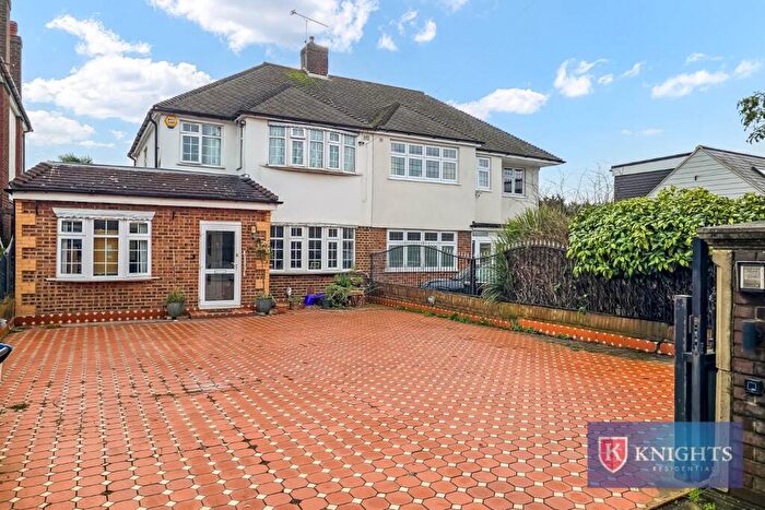 3 Bedroom House For Sale In Sewardstone Road, Waltham Abbey, EN9