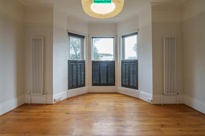 2 Bedroom Flat For Sale In Flat, Alexandra Terrace, Exmouth, EX8