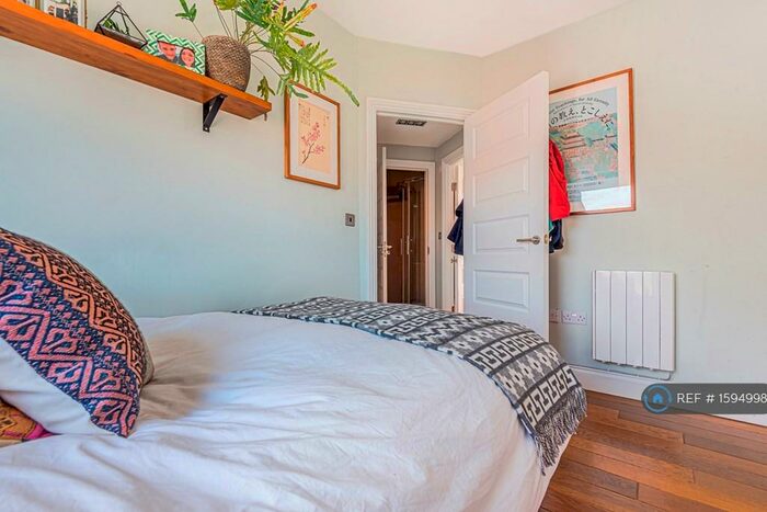 1 Bedroom Penthouse To Rent In Malpas Road, Brockley, SE4