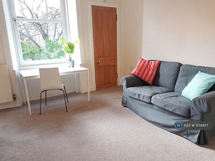 2 Bedroom Flat To Rent In Henderson Terrace, Edinburgh, EH11