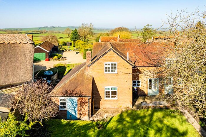 4 Bedroom Semi-Detached House For Sale In Manor Road, Oving, Aylesbury, Buckinghamshire, HP22