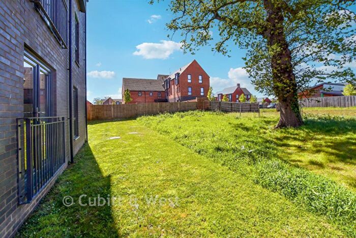 1 Bedroom Flat For Sale In Cheerio Lane, Pease Pottage, West Sussex, RH11