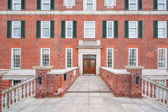 1 Bedroom Flat To Rent In Clapham Common Southside, Clapham South, London, SW4