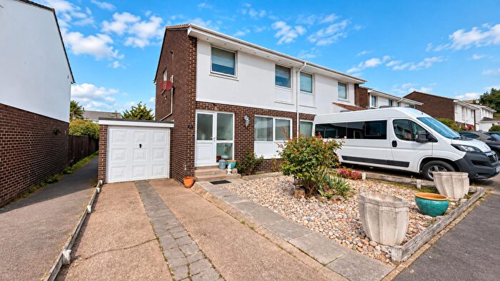 3 Bedroom Link Detached House For Sale In Mowstead Road, Braunton, EX33