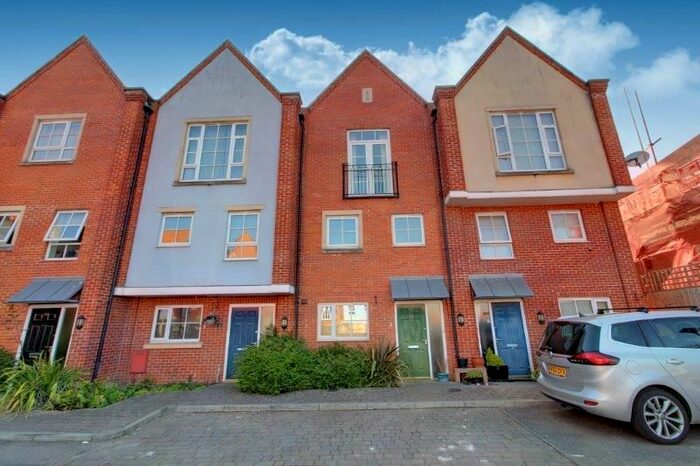 3 Bedroom Town House To Rent In Turret Lane, Ipswich, IP4