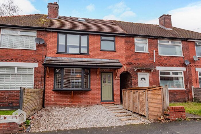 3 Bedroom Terraced House For Sale In Deepdale Drive, Pendlebury, Swinton, Manchester, M27