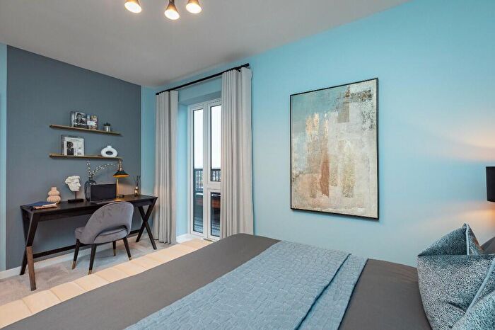 2 Bedroom Apartment For Sale In Suttons Lane, Havering, Hornchurch, RM12